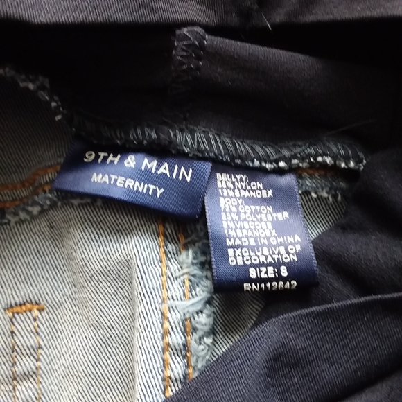 9th & Main Maternity Jeans - Picture 5 of 5